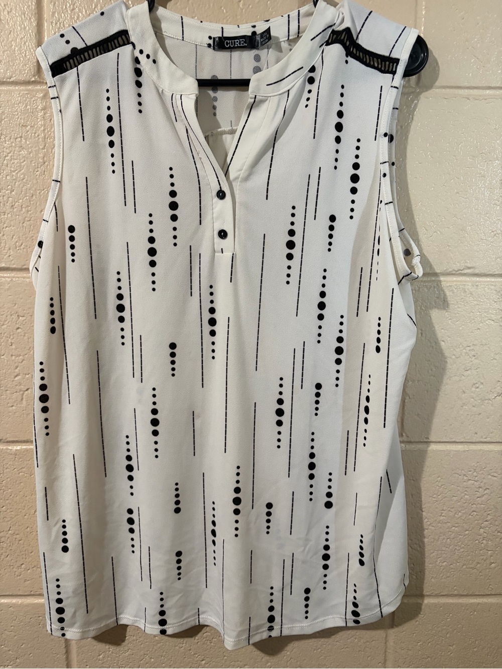 Sleeveless White & Black Dot-Stripe Blouse